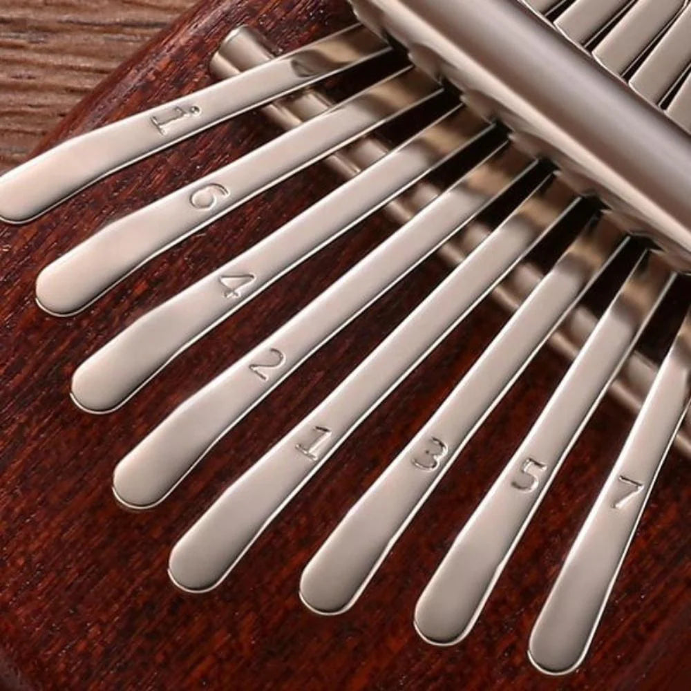 Kalimba™️ – Un magnifique écrin de joie (Partitions gratuites incluses)